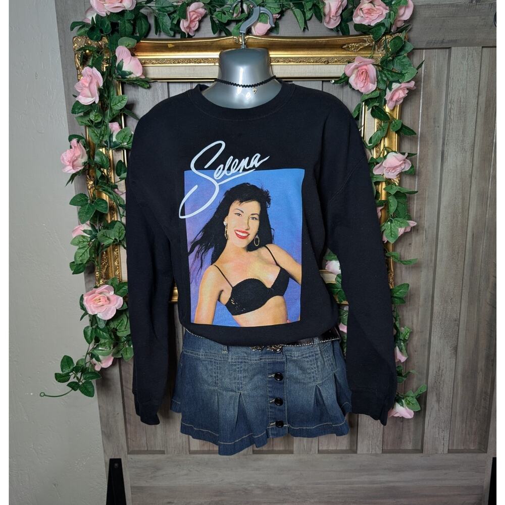 Selena Graphic Crewneck Sweatshirt | Y2K Latin Pop Icon Pullover | Size Large